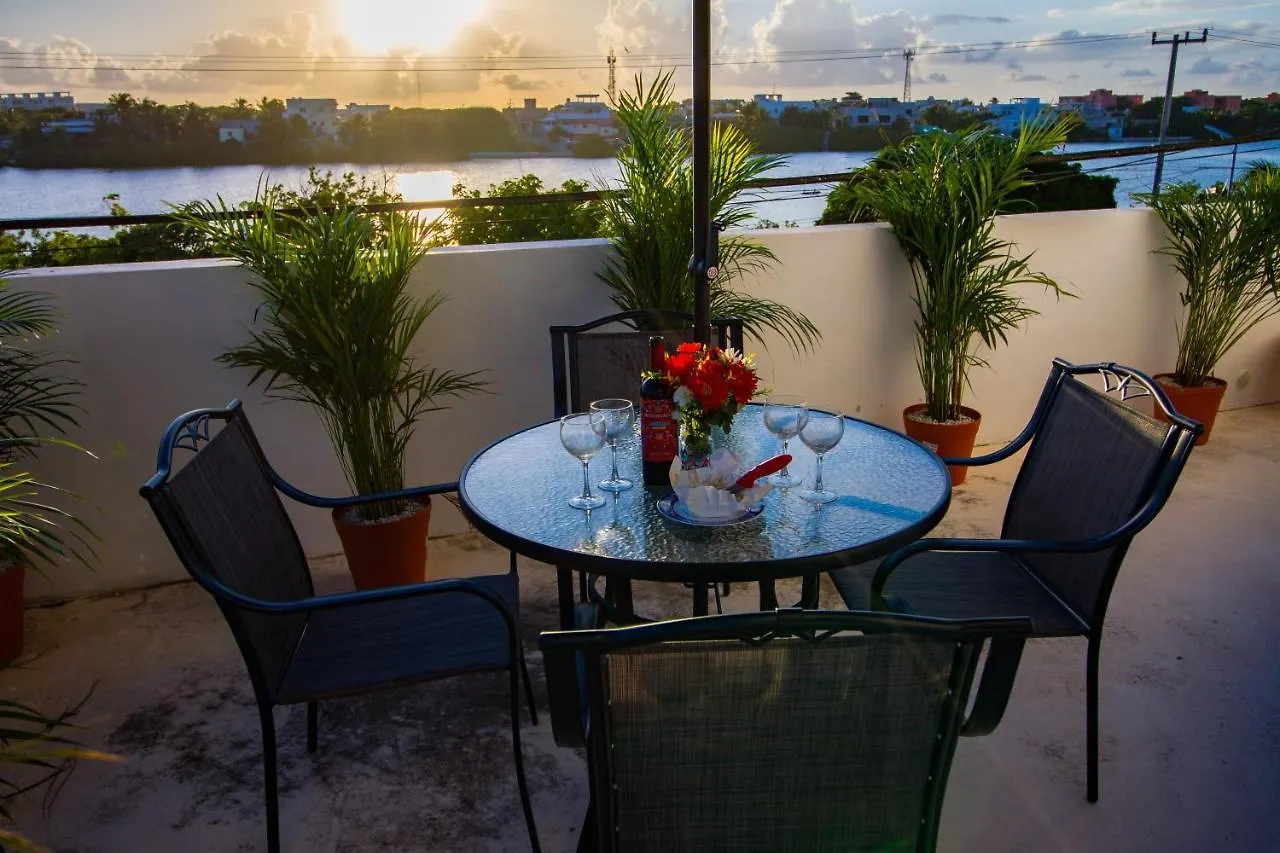 Sunset Isla Mujeres Aparthotel